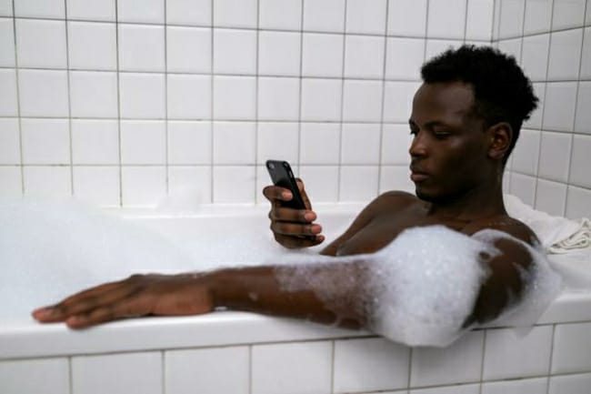 How To Use Your Phone In The Shower